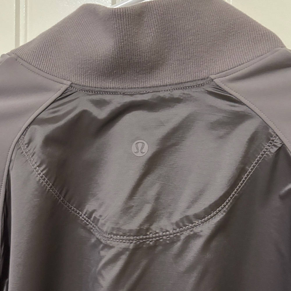 Lululemon Women's Gray/Purple Swept Along Jacket - Picture 8 of 10